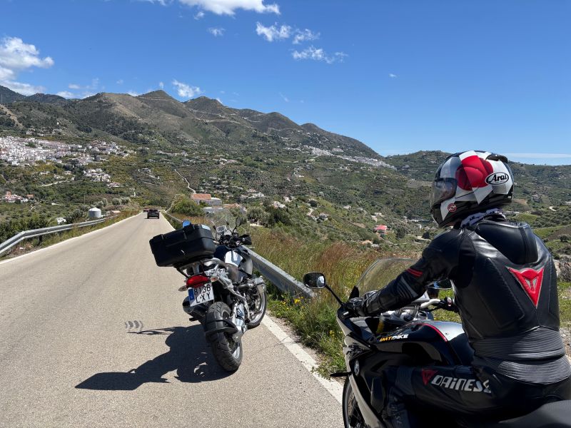 Motor rijden in de bergen van Málaga
